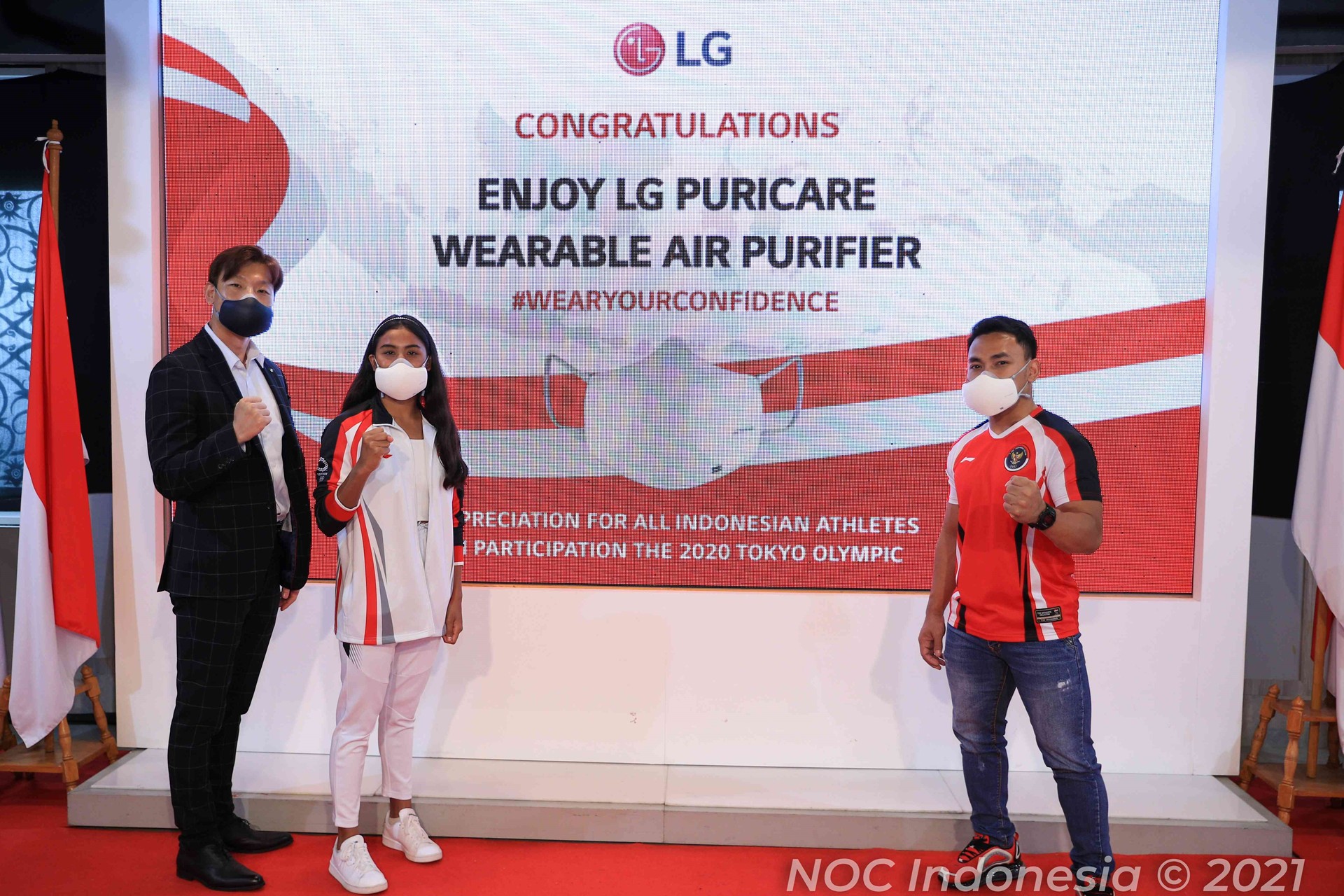 LG PuriCare Wearable Air Purifier